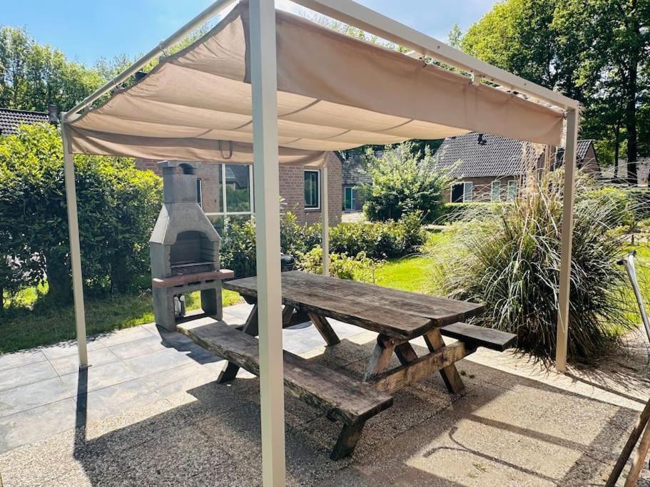 6Pers Boshuis -Hottub Jacuzzi- 'De Groene Specht' Ewijk Exterior foto